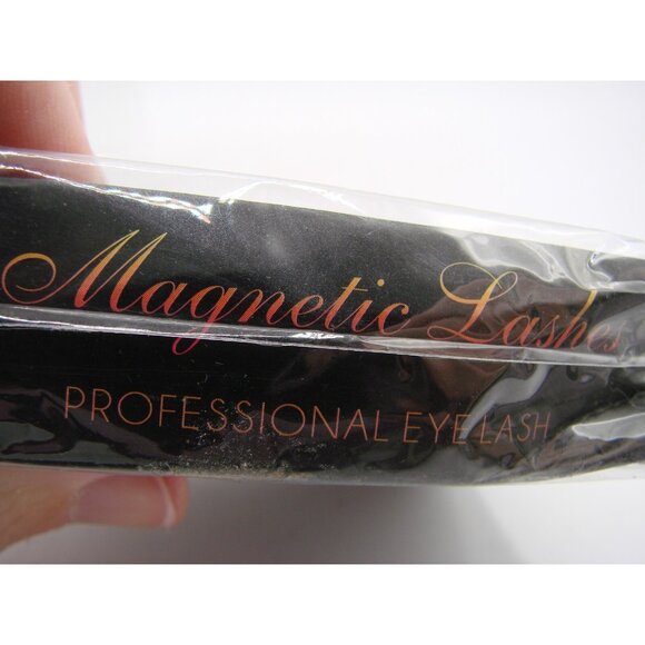 NEW Professional Magnetic Eye Lashes Style L02 No Glue Needed Natural New in Pkg - Picture 4 of 9